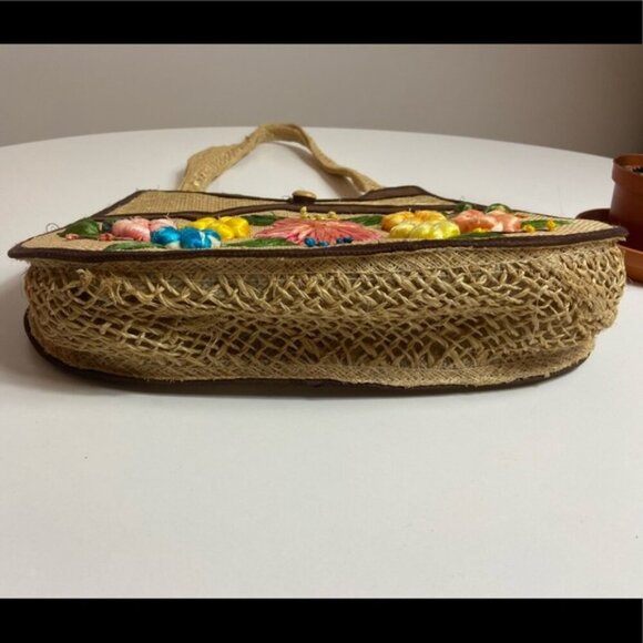 60s-70s Vintage Boho Straw Woven Handbag 3DFloral Embroidery Raffia Shoulder bag - Picture 6 of 16